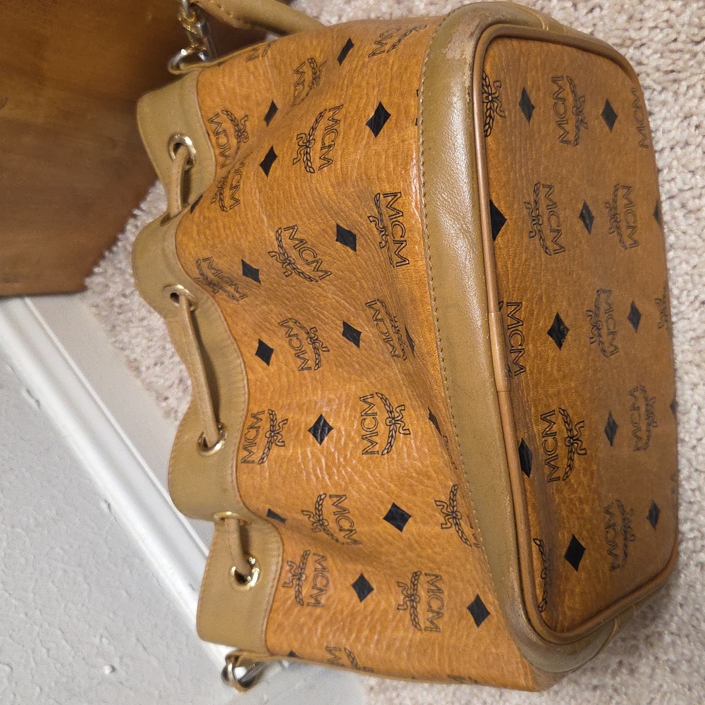 Authentic MCM Visetos Coated Canvas Heritage
Drawstring Bucket Bag Cogna… - Picture 5 of 15
